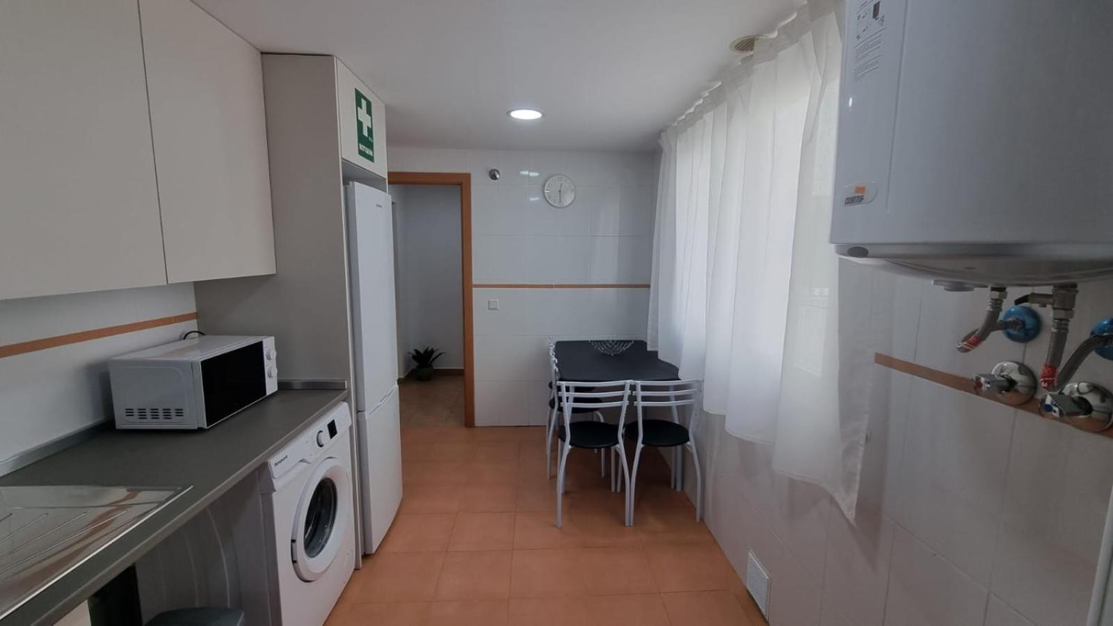 Moderno Apartamento 3 Dormitorios, Garaje Y Piscina La Algaba Exterior foto